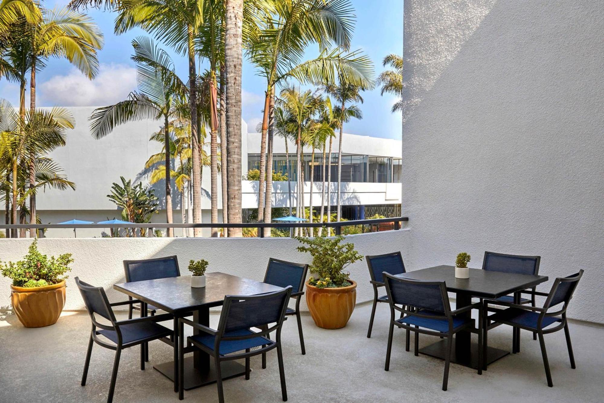 Ventura Beach Marriott Exterior photo
