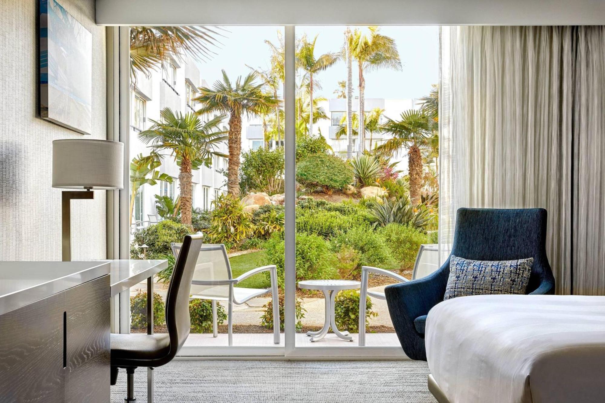 Ventura Beach Marriott Exterior photo