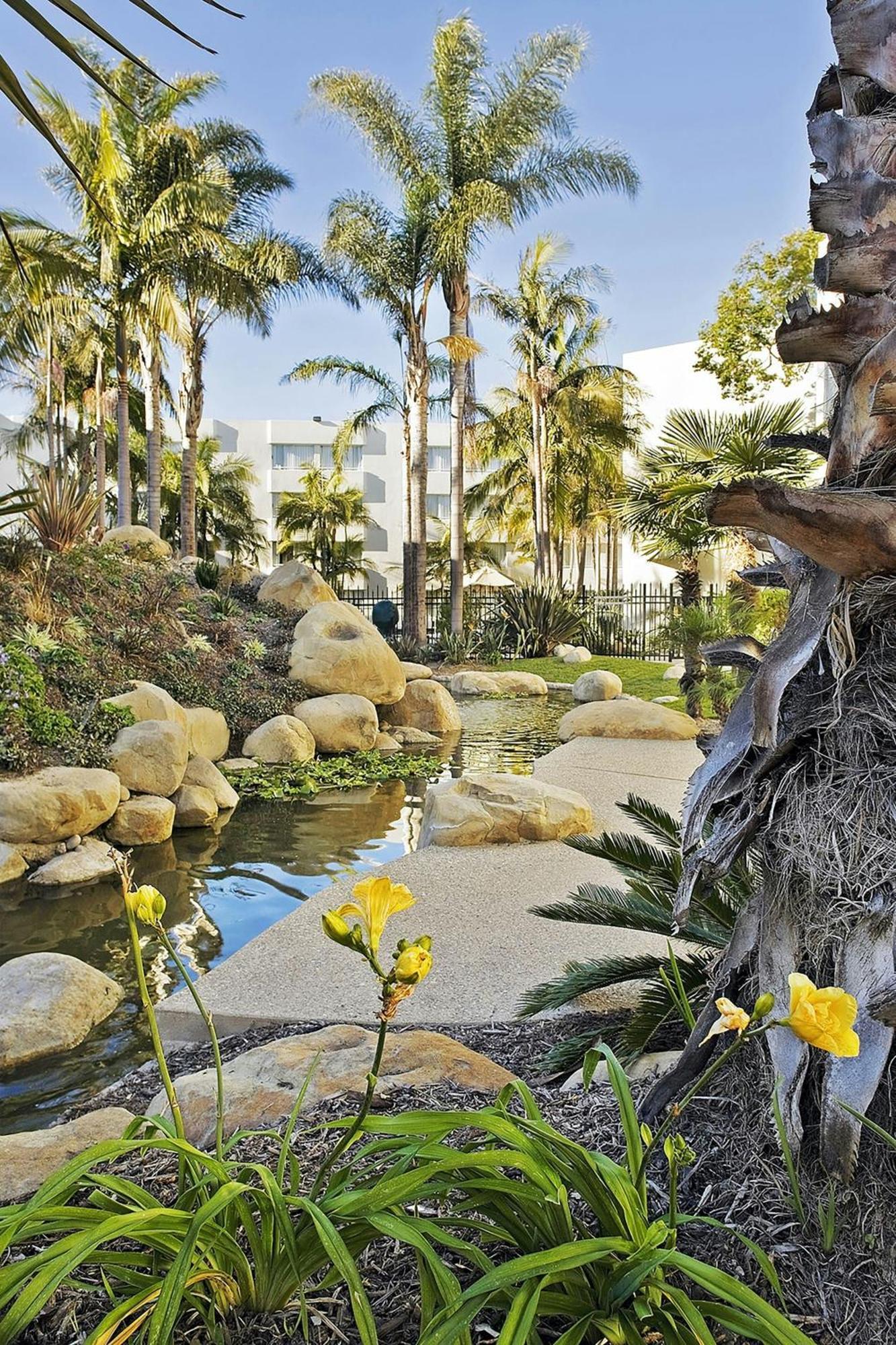 Ventura Beach Marriott Exterior photo